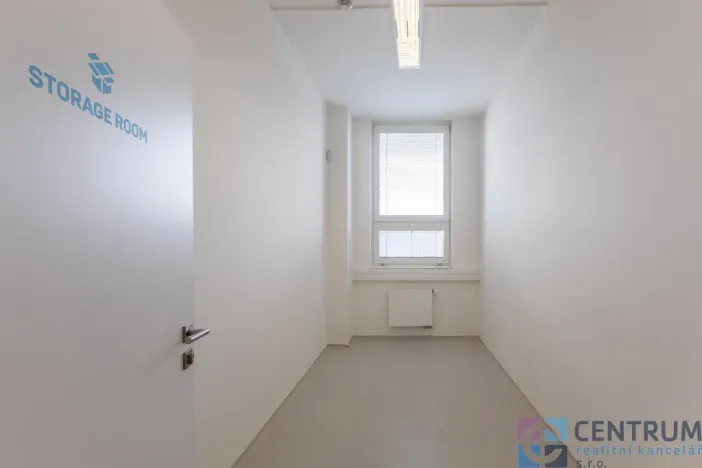 Pronájem kanceláře, Praha - Holešovice, U Pergamenky, 584 m2