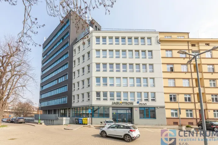 Pronájem kanceláře, Praha - Holešovice, U Pergamenky, 584 m2