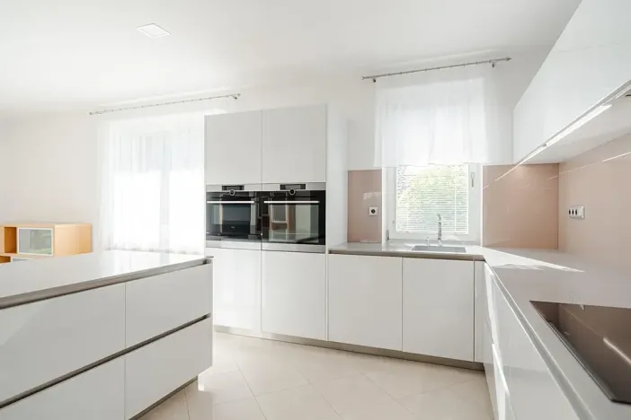 Prodej rodinného domu, Benátky, 241 m2