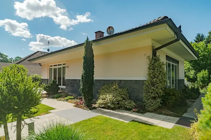 Prodej rodinného domu, Benátky, 241 m2