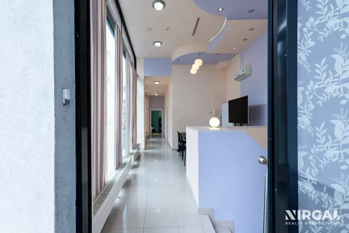 Prodej obchodního prostoru, Praha - Dejvice, Kolejní, 91 m2