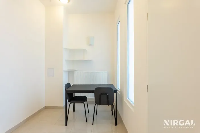 Prodej obchodního prostoru, Praha - Dejvice, Kolejní, 91 m2