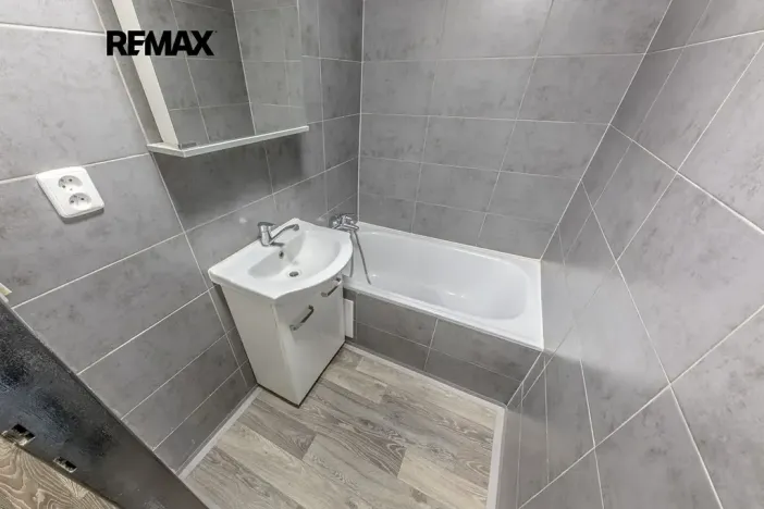 Prodej bytu 2+kk, Praha - Modřany, Mádrova, 44 m2