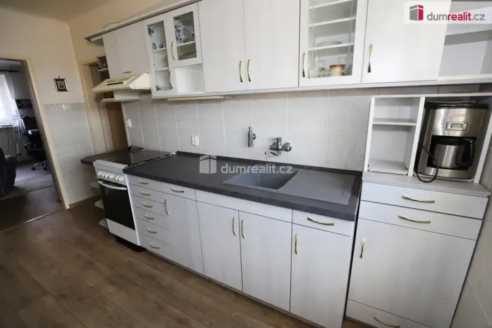 Prodej bytu 2+1, Dobřany, Stromořadí, 67 m2