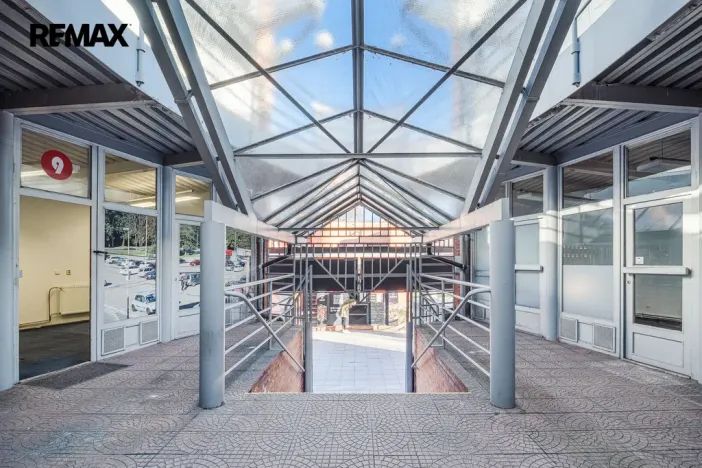 Pronájem obchodního prostoru, Zlín, třída Tomáše Bati, 9 m2