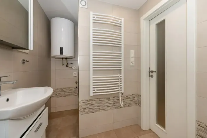 Pronájem komerční nemovitosti, Praha - Smíchov, Grafická, 29 m2