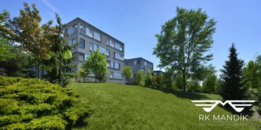 Pronájem bytu 1+kk, Praha - Prosek, Valečovská, 45 m2