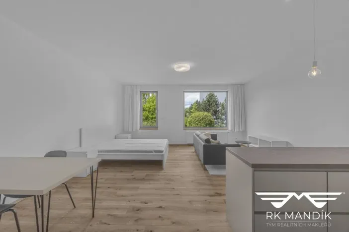 Pronájem bytu 1+kk, Praha - Prosek, Valečovská, 45 m2