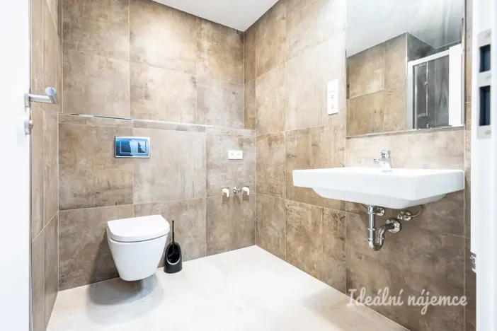 Pronájem bytu 1+kk, Praha, Gerstelova, 35 m2