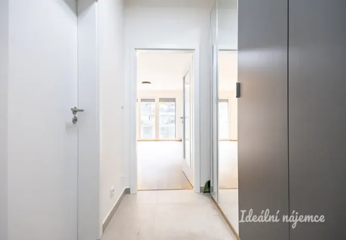 Pronájem bytu 1+kk, Praha, Gerstelova, 35 m2