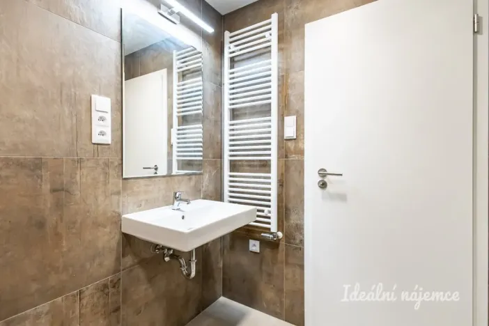 Pronájem bytu 1+kk, Praha, Gerstelova, 35 m2