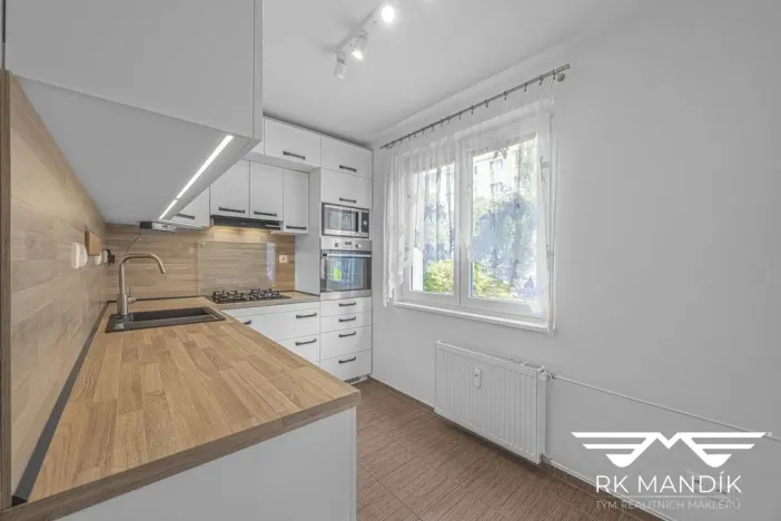 Pronájem bytu 3+1, Praha - Malešice, Tuchorazská, 72 m2