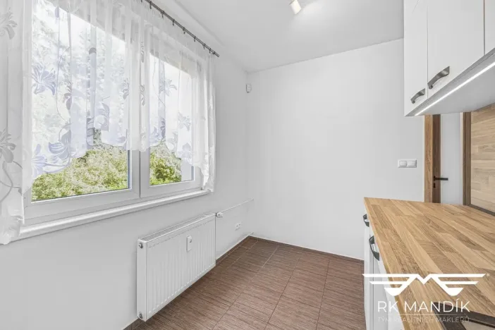 Pronájem bytu 3+1, Praha - Malešice, Tuchorazská, 72 m2