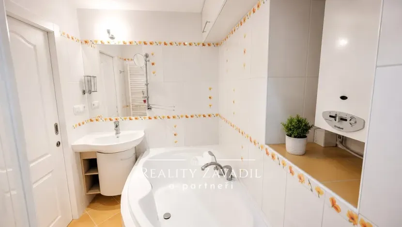 Prodej bytu 2+1, Břidličná, Komenského, 56 m2