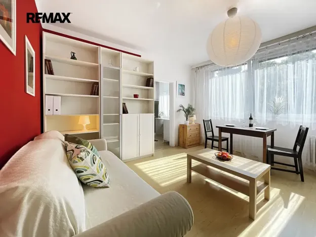 Prodej bytu 2+1, Praha - Hlubočepy, Lohniského, 45 m2