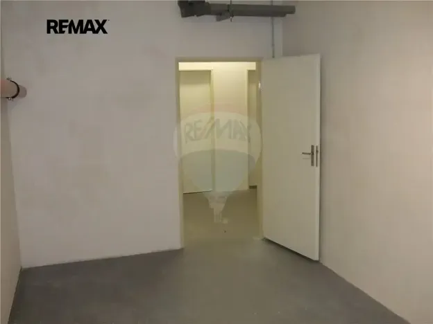 Pronájem skladu, Praha - Smíchov, Randova, 16 m2