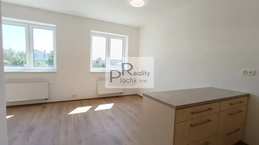 Prodej bytu 2+kk, Hevlín, 62 m2