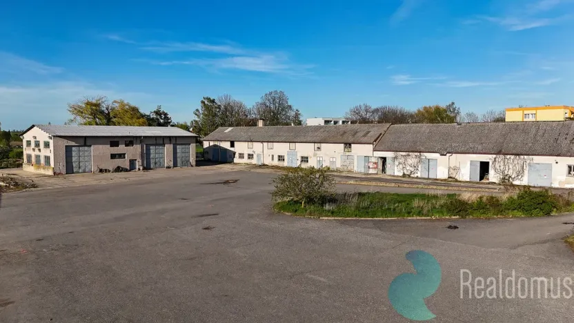 Prodej skladu, Chotětov, Husovo náměstí, 3000 m2
