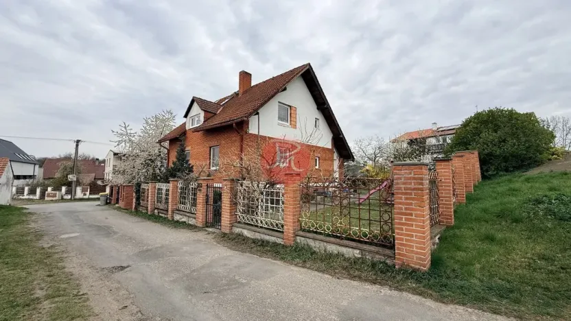 Prodej bytu 5+1, Veltruby, Školní, 156 m2