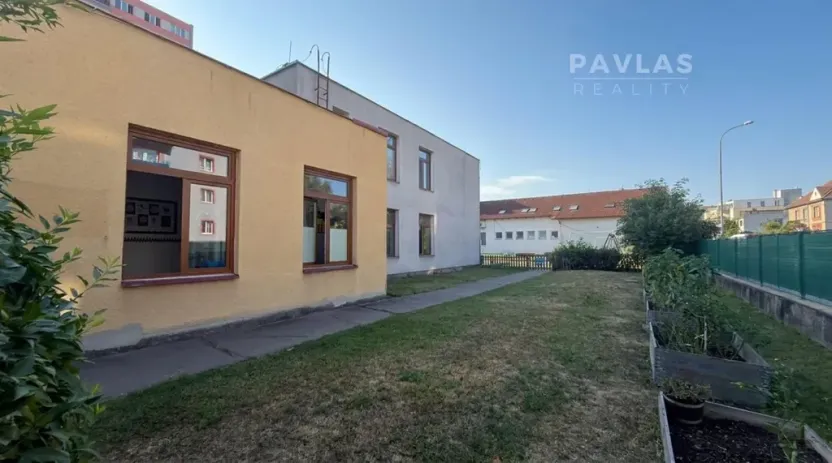 Pronájem obchodního prostoru, České Budějovice, Zachariášova, 1000 m2