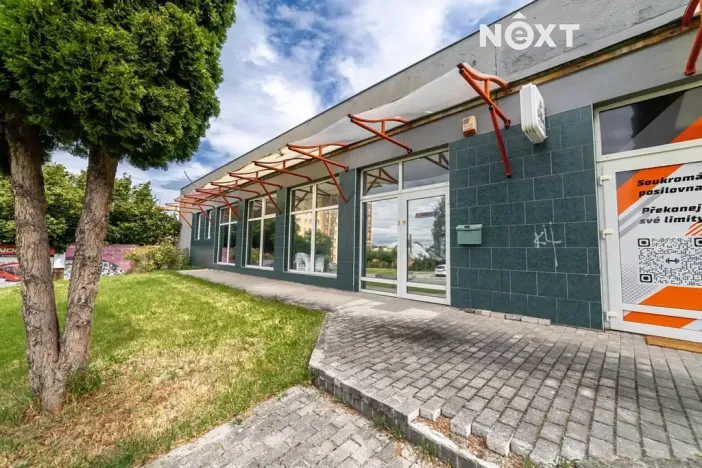 Pronájem obchodního prostoru, Karviná, tř. Těreškovové, 142 m2