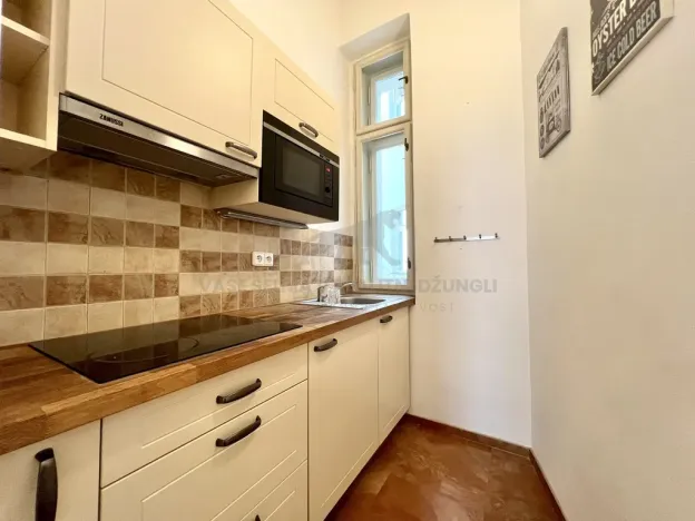 Pronájem bytu 1+kk, Praha - Nové Město, Vodičkova, 31 m2