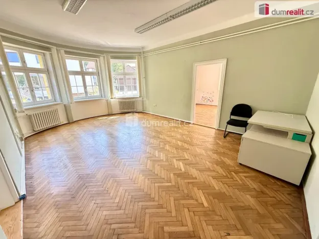 Pronájem kanceláře, Veltrusy, Palackého, 85 m2