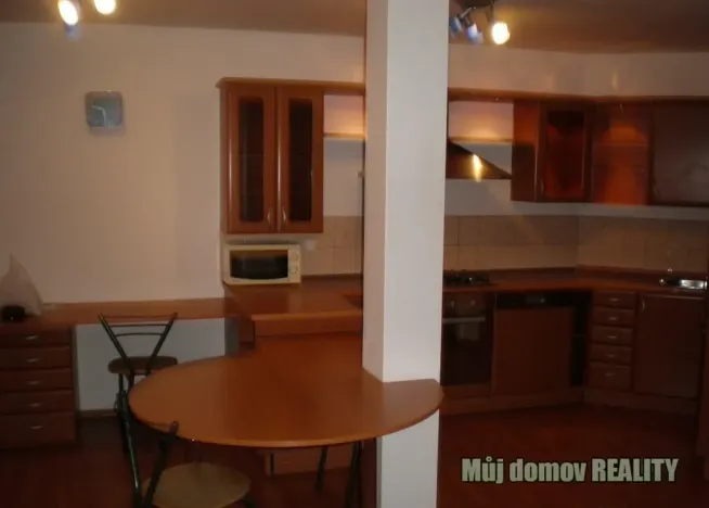 Pronájem bytu 2+kk, Praha - Bubeneč, Sochařská, 62 m2