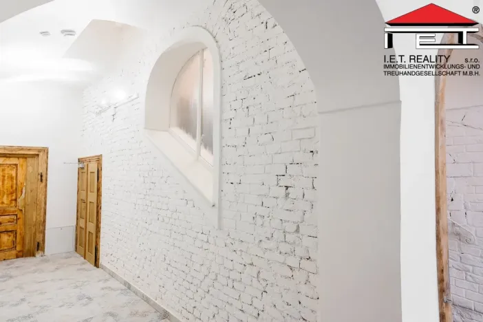 Prodej kanceláře, Frýdek-Místek, Zámecké nám., 74 m2