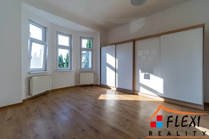 Pronájem bytu 2+1, Ostrava, Korunní, 105 m2