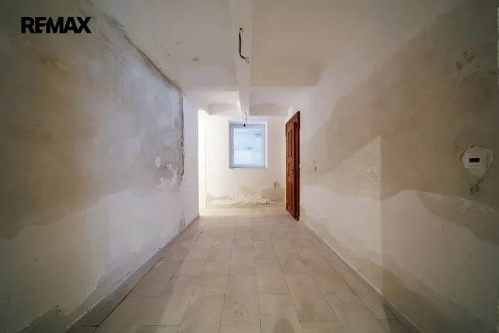Prodej obchodního prostoru, Karlovy Vary, Moravská, 160 m2