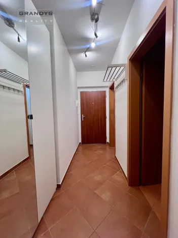 Pronájem bytu 1+kk, Praha - Horní Měcholupy, Hornoměcholupská, 36 m2