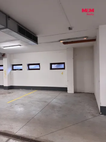 Prodej garážového stání, Špindlerův Mlýn, 12 m2