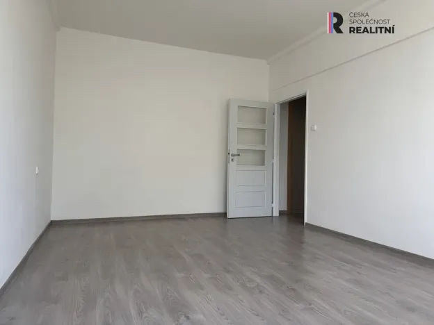 Pronájem bytu 2+1, Karlovy Vary - Rybáře, Majakovského, 54 m2
