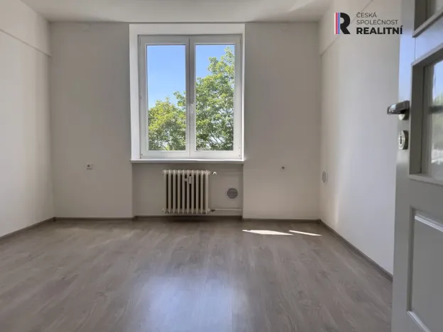 Pronájem bytu 2+1, Karlovy Vary - Rybáře, Majakovského, 54 m2