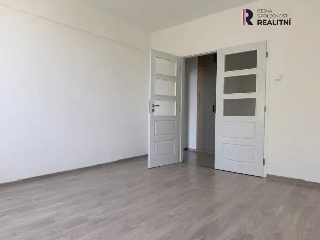 Pronájem bytu 2+1, Karlovy Vary - Rybáře, Majakovského, 54 m2