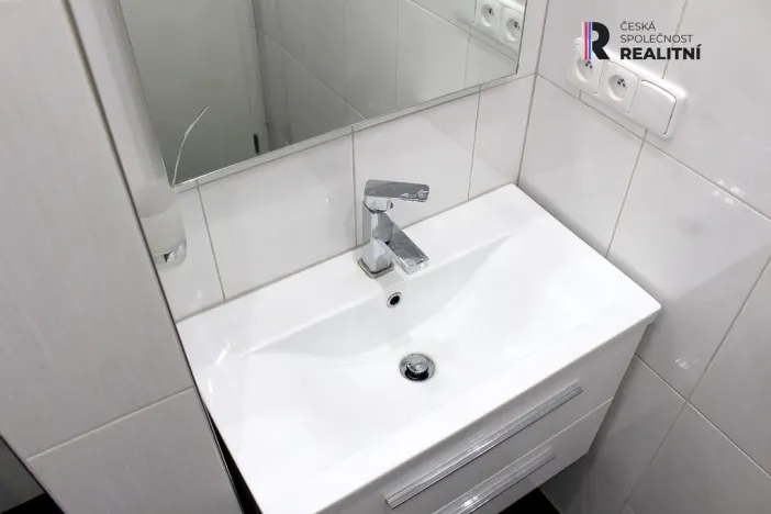 Pronájem bytu 2+1, Karlovy Vary - Rybáře, Majakovského, 54 m2