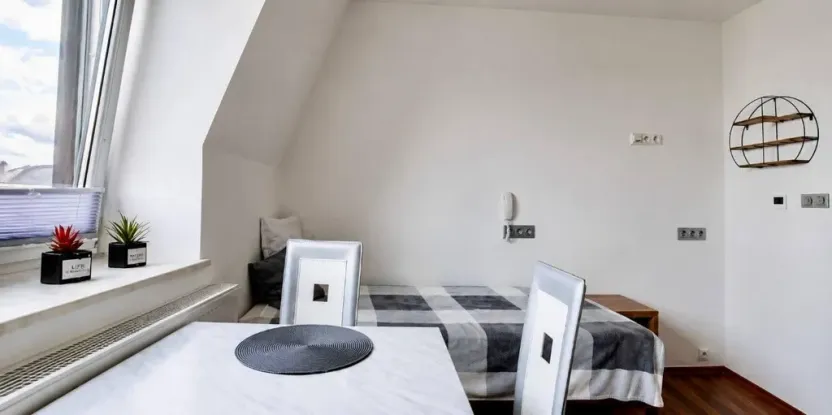 Pronájem bytu 1+kk, Praha - Suchdol, Suchdolské náměstí, 22 m2