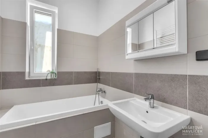 Prodej bytu 2+kk, Praha, Dolnoměcholupská, 45 m2
