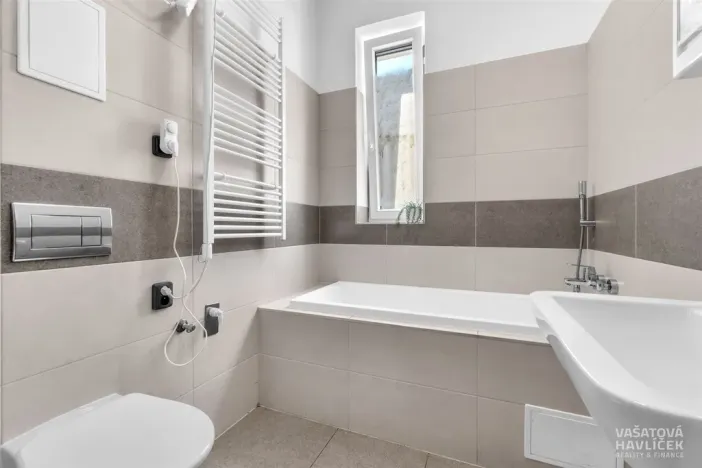 Prodej bytu 2+kk, Praha, Dolnoměcholupská, 45 m2