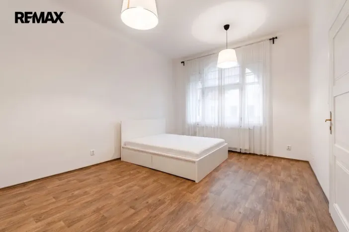 Pronájem bytu 2+kk, Praha - Staré Město, Kaprova, 58 m2