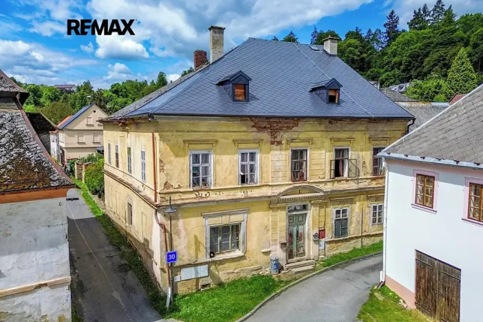 Prodej vícegeneračního domu, Úterý, 677 m2