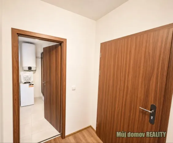 Pronájem bytu 1+kk, Praha - Hloubětín, Kukelská, 27 m2