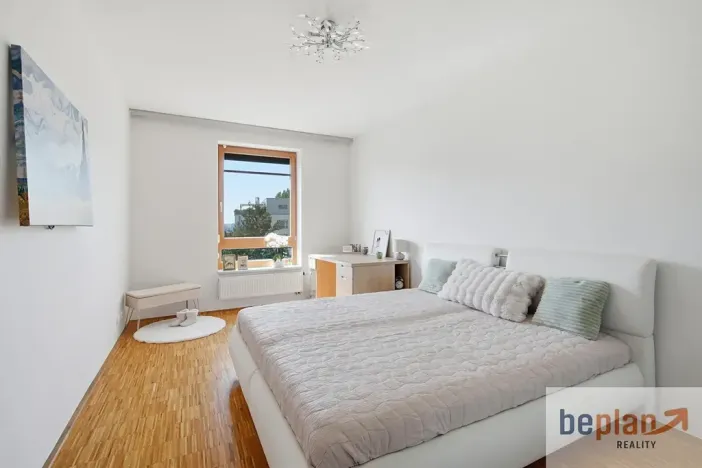Pronájem bytu 2+kk, Praha - Malešice, Univerzitní, 63 m2