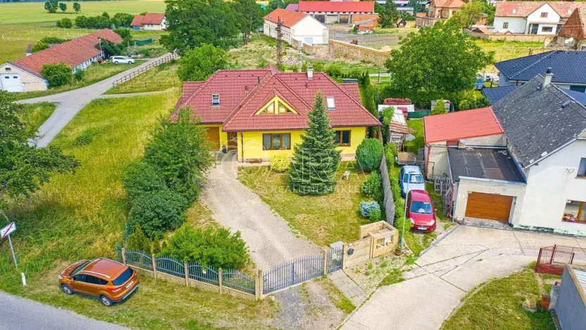 Prodej rodinného domu, Zlosyň, 209 m2