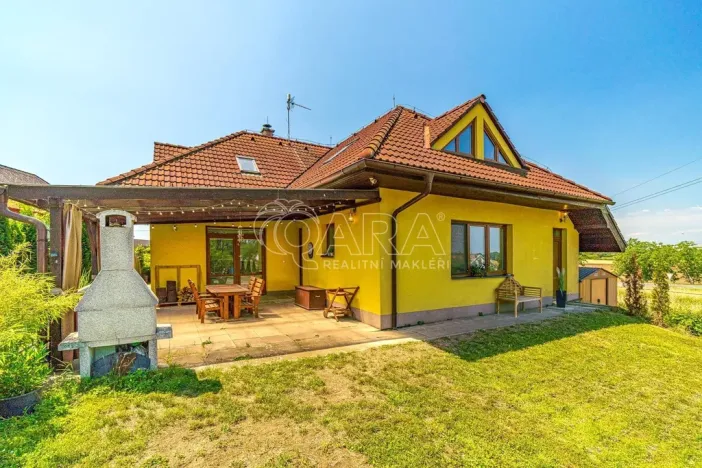 Prodej rodinného domu, Zlosyň, 209 m2