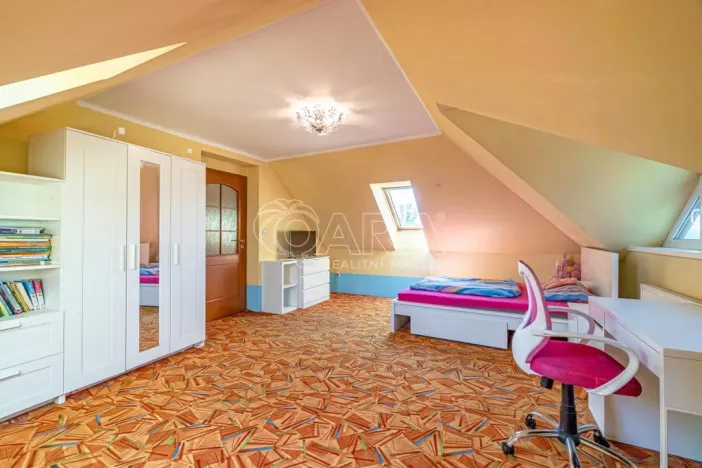 Prodej rodinného domu, Zlosyň, 209 m2