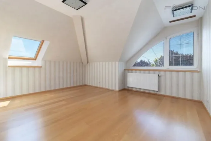 Pronájem kanceláře, Praha - Březiněves, Skřivánčí, 725 m2