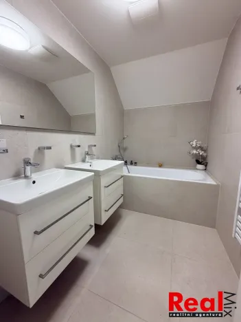 Pronájem bytu 3+kk, Pohořelice, U Kasáren, 69 m2