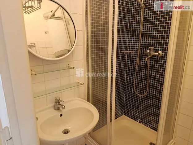 Pronájem bytu 2+kk, Praha - Bubeneč, Ve struhách, 40 m2